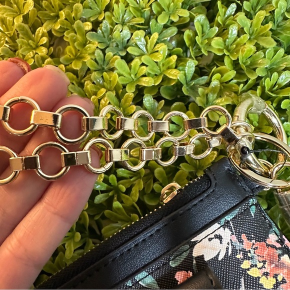 NWOT Nanette Lepore Floral Black Wallet with Gold Colored Trim and Wrist Chain - Picture 4 of 9